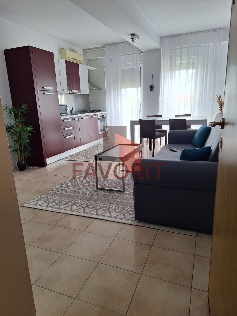 Bloc nou. Etaj intermediar. Pozitie excelenta - Poză 4