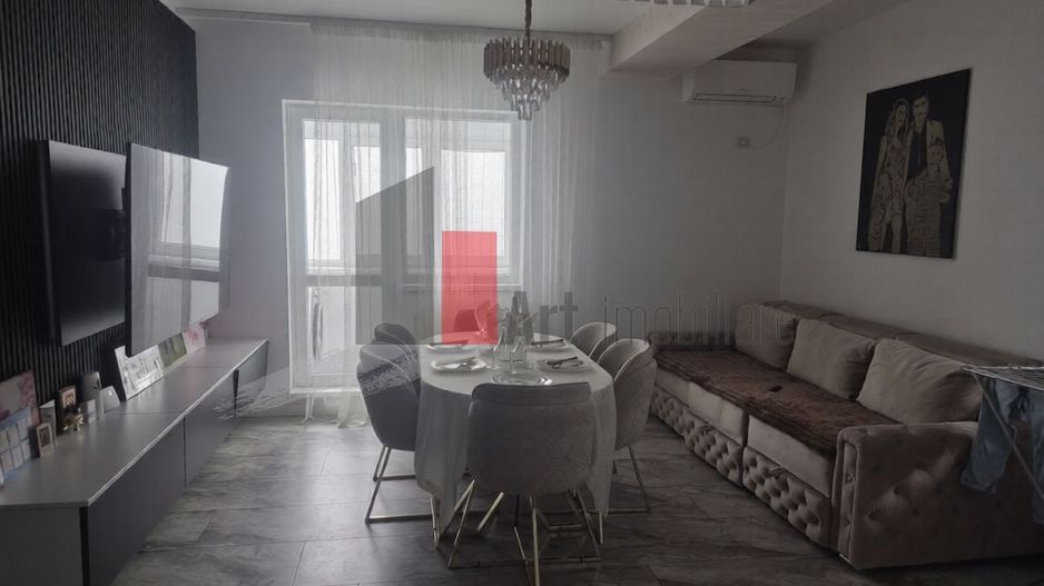 Vanzare apartament 3 camere 70 mp-Weiner Palada+loc de parcare - Poză 1