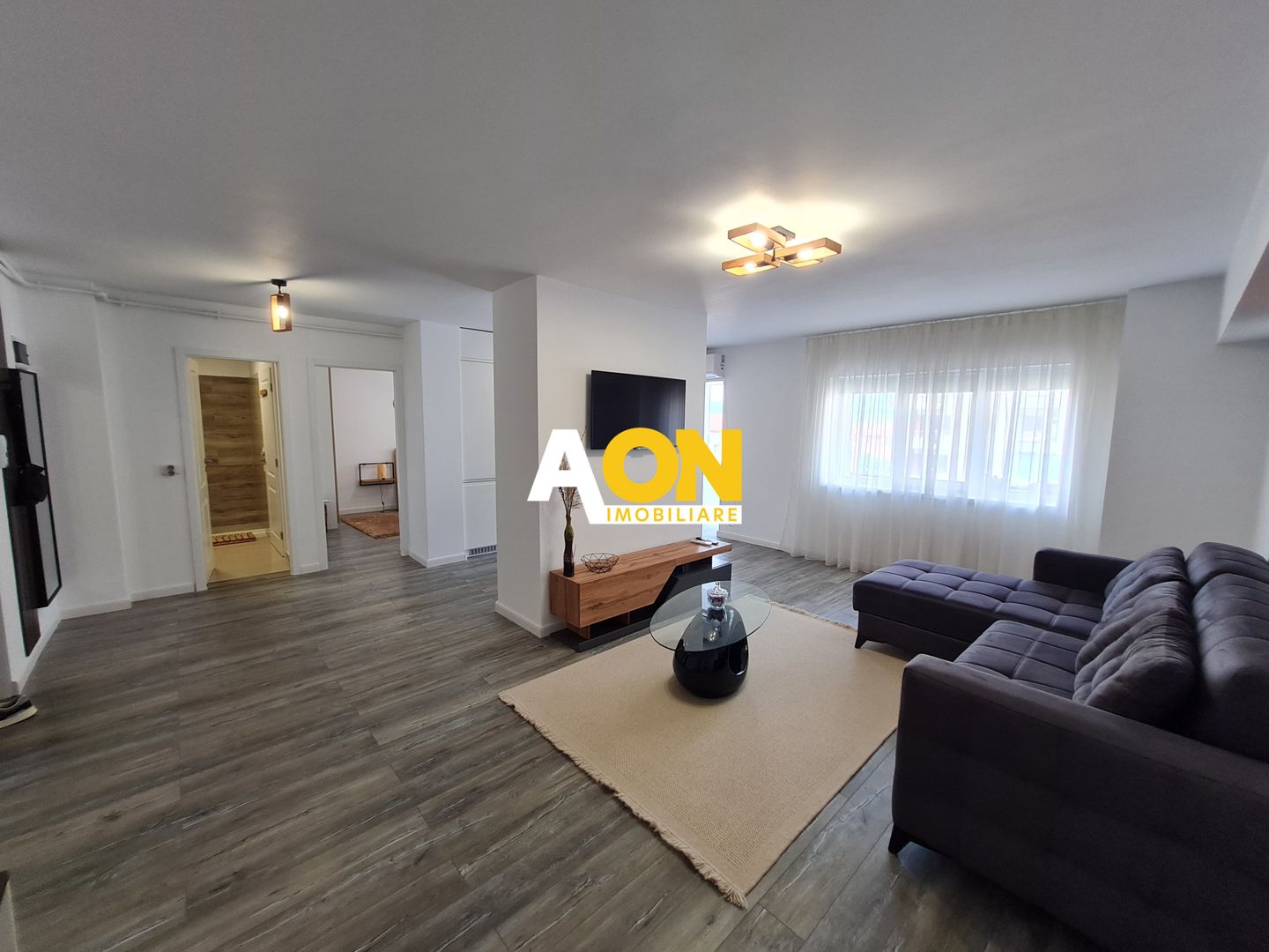 Apartament 2 Camere, Ultracentral, 54 mp, Decomandat, Zona Cetate - Poză 1