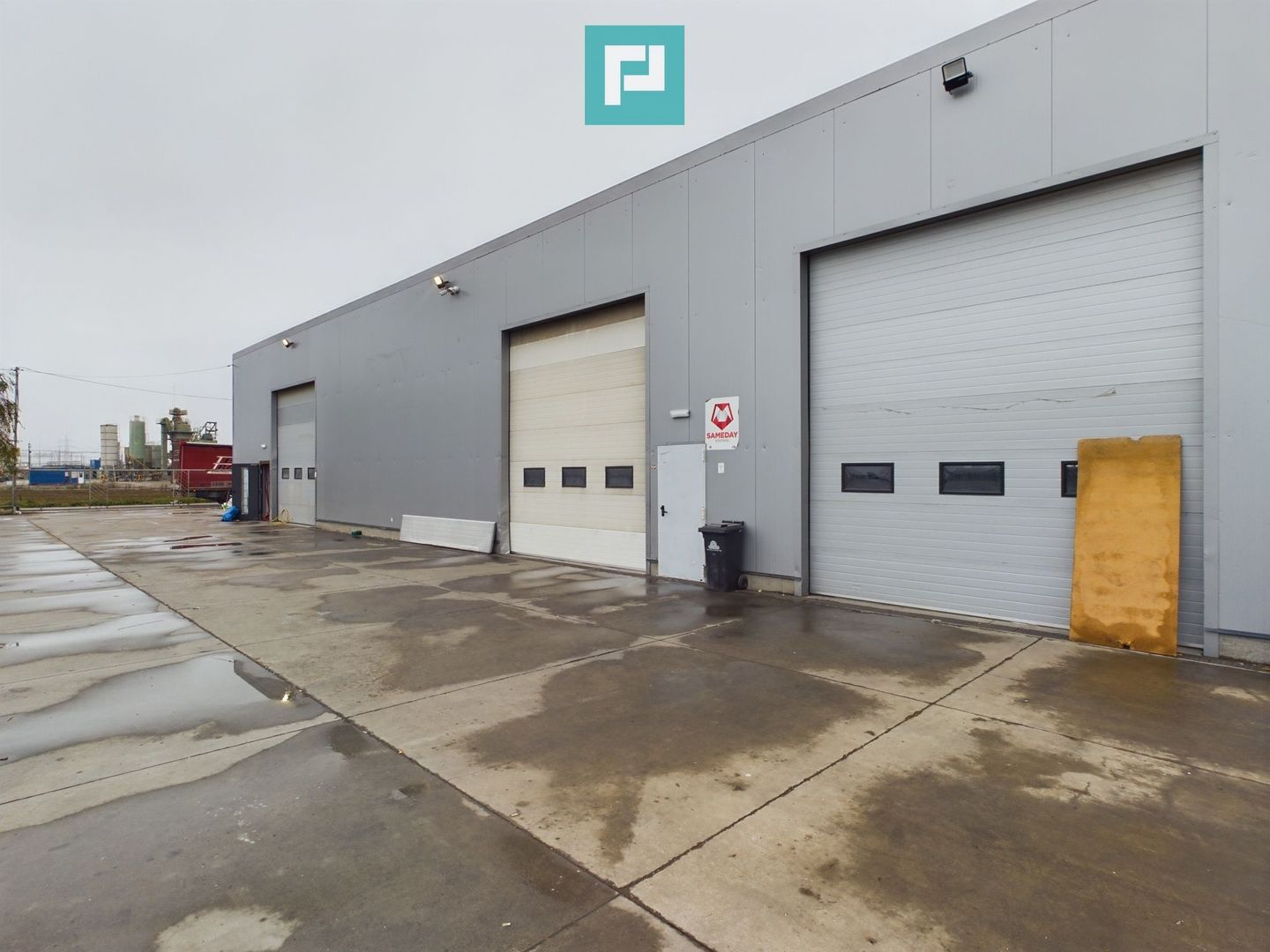 Hală cu birouri și platformă betonată de 2.500 mp - Poză 4