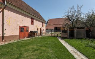 Casă Săsească Autentică cu Șură Impresionantă în Cristian – Teren 2729mp - Poză 9