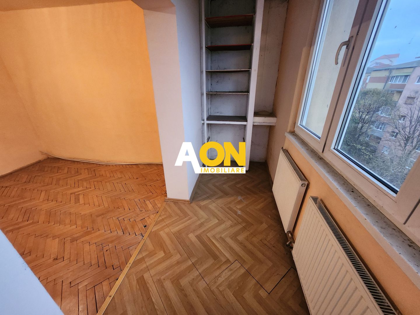 De vanzare apartament 3 camere, Cetate - Poză 5