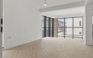 Casă nouă, spațioasă și elegantă, 7 camere, Lângă Pădurea Crețuleasca - Poză 17