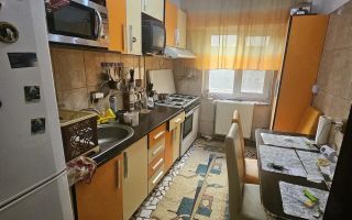 Apartament cu 3 camere zona Centru/Bazar ~ etaj 3 ~ cu imbunatatiri - Poză 2