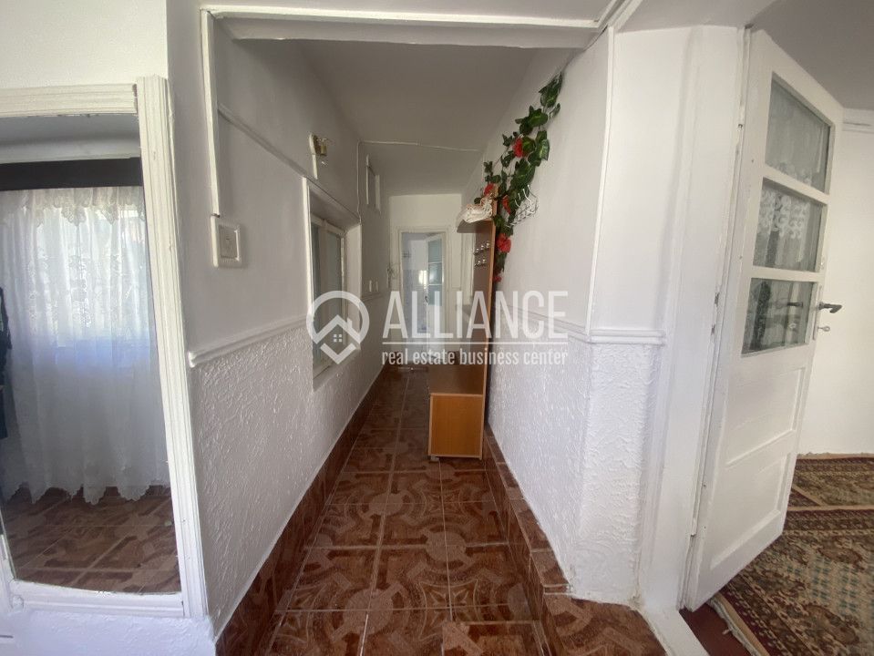 Murfatlar (COD 07)Casă bătrânească locuibilă cu teren de 300 mp - Poză 2