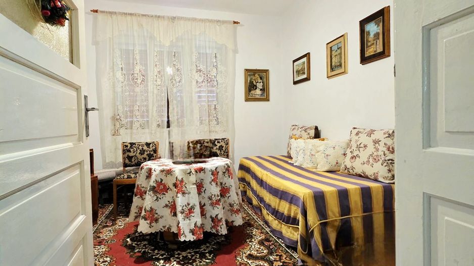 DE VANZARE CASA 5CAMERE ZONA CENTRALA TALMACIU - Poză 20