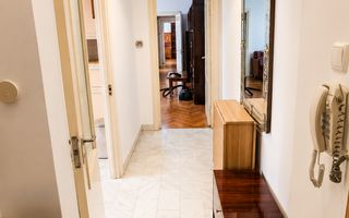 Etaj intermediar | 3 camere | 66 mp + balcon | Zona Spitalul Județean - Poză 4