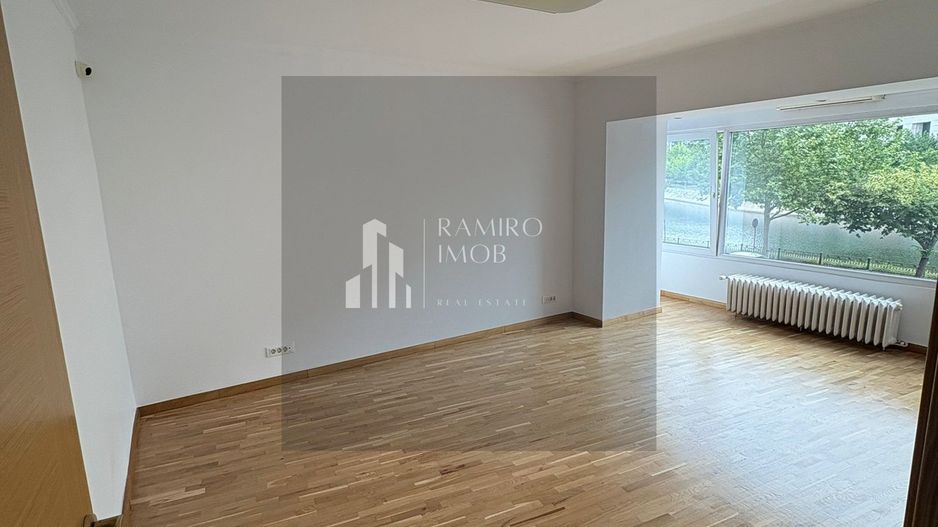 4 camere  etaj 1 /450 m METROU UNIRII - Poză 8
