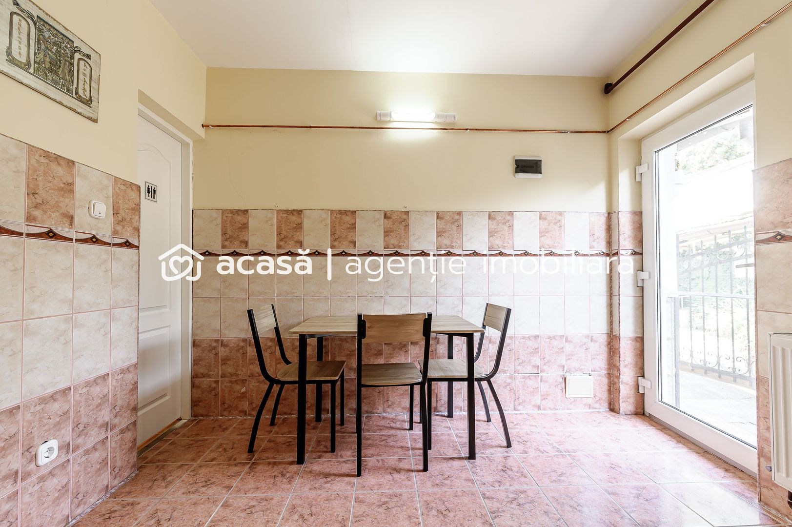 De închiriat apartament cu o cameră și curte interioară - Poză 4