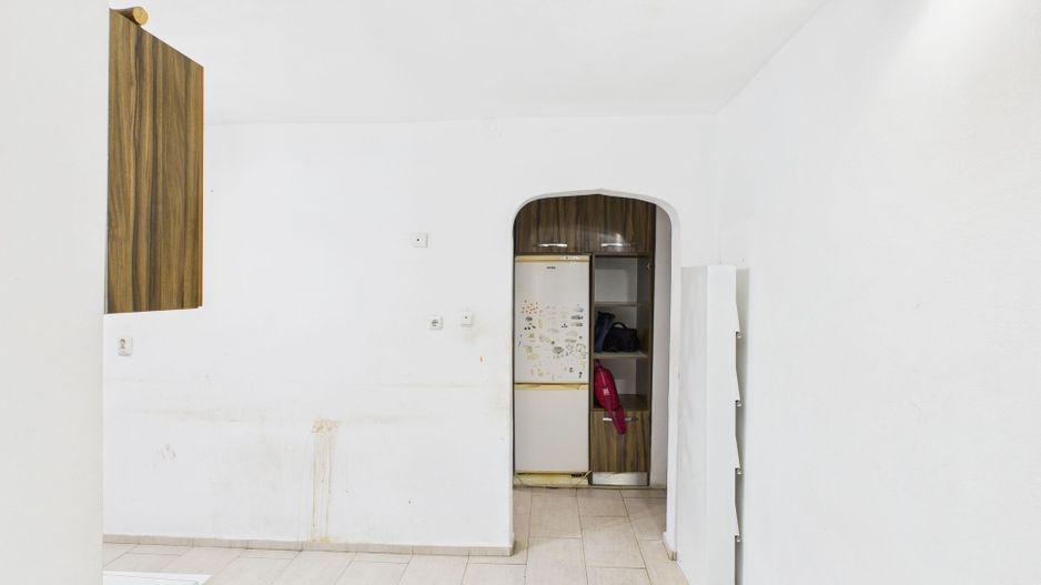 APARTAMENT 3 CAMERE DE VÂNZARE – VELENȚA, CFR - Poză 2