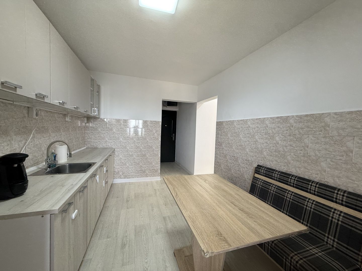 Apartament 3 camere, decomandat, renovat recent, Aradul Nou - Poză 5