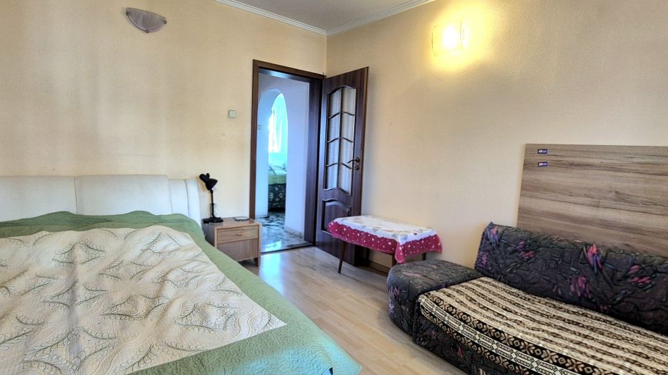 Apartament 3 camere - metrou 1 Dec. - Poză 2