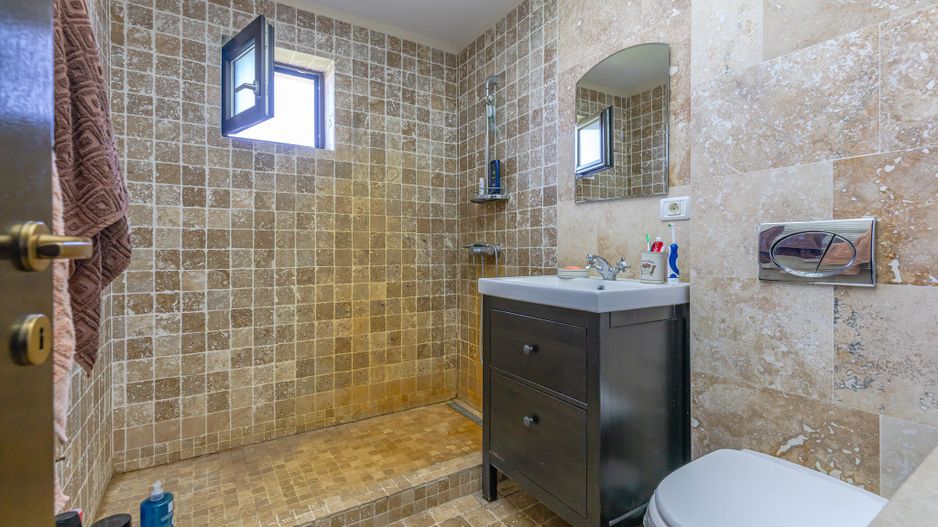 Casa individuala formata din living si 4 dormitoare in Halchiu - Poză 19