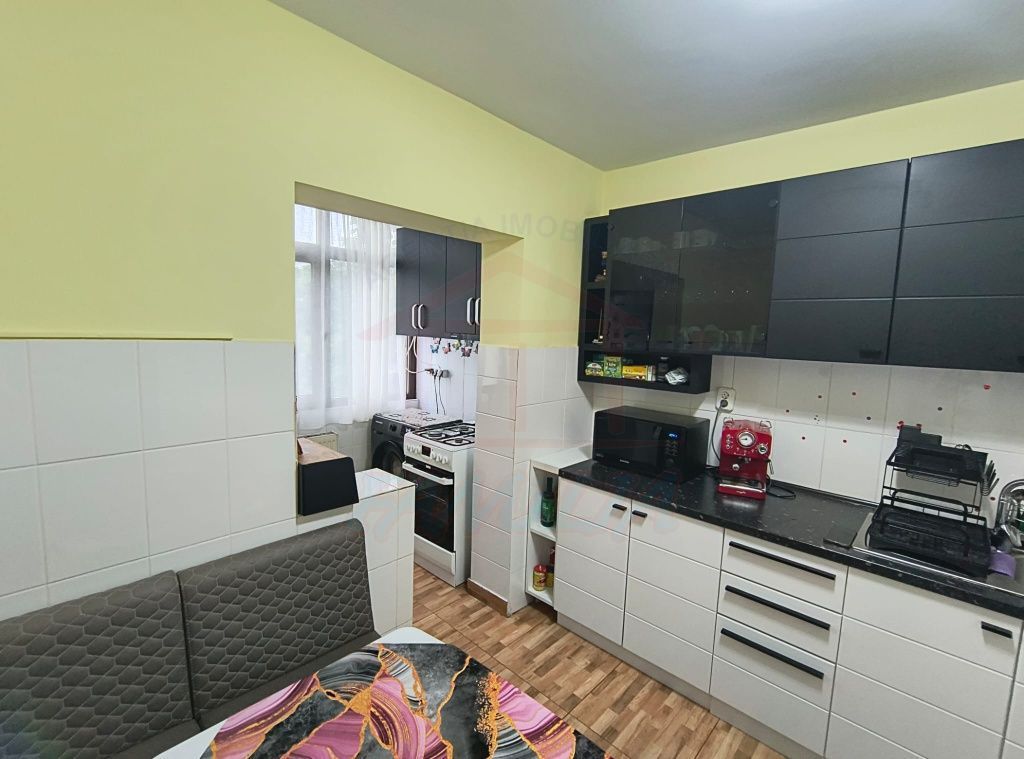 Vanzare apartament 3 camere, Micro 16, 70 mp, 85.000 EURO - Poză 2