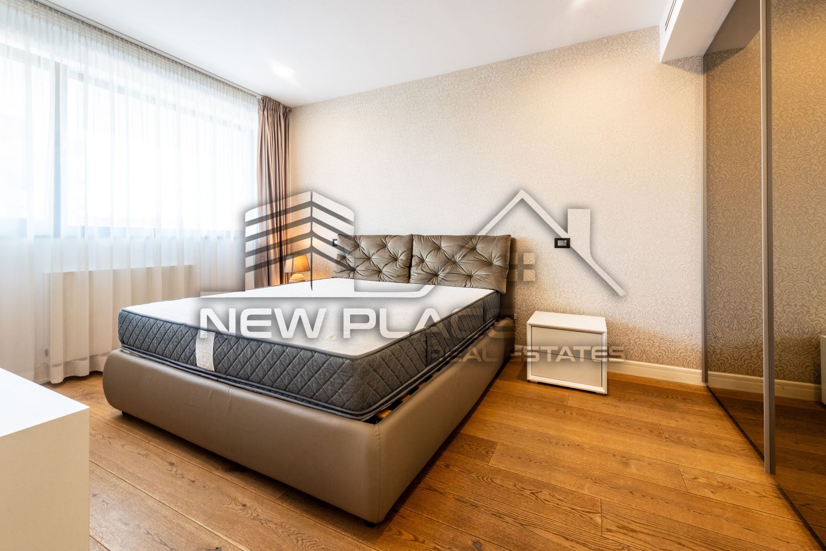 Cortina Residence | Exclusivitate | 950 Eur+TVA | Mobila Rovere | LUX - Poză 13
