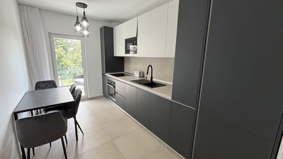 Apartament 3 Camere Decomandat | Terasă 23 mp cu Vedere la Lac + Parcare - Poză 4