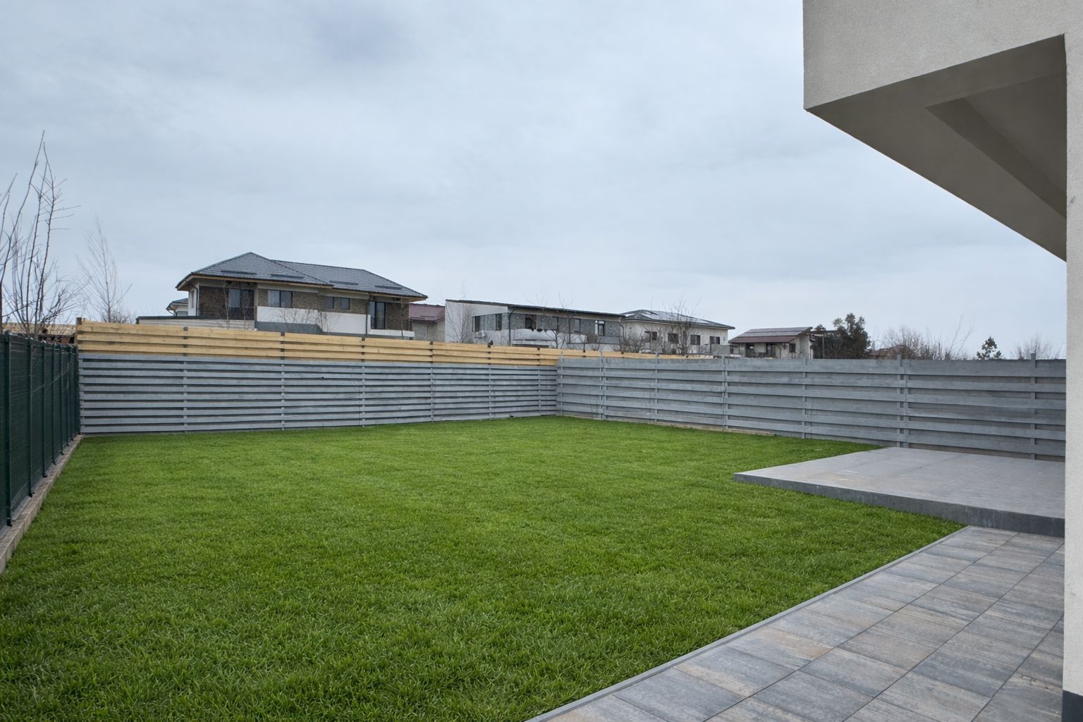 Individuala 23 august TOATE UTILITATILE, curte 350m2 - Poză 1