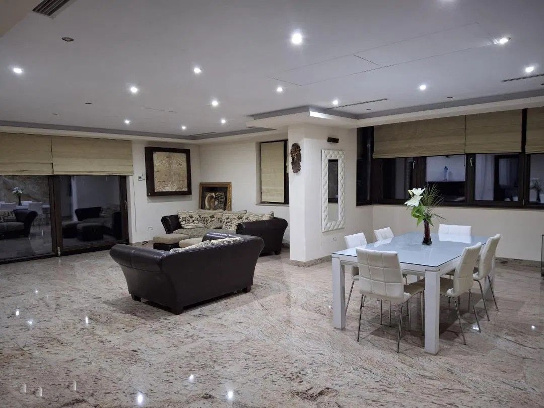 URGENT!, VILA EXCLUSIVISTA, FINISAJE DE EXCEPTIE, NEGOCIABIL - Poză 2
