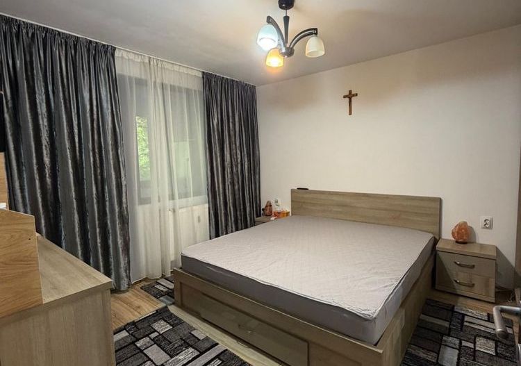 4 camere, 82 mp, parter, parcare, boxă, renovat, metrou la 400 m - Poză 4