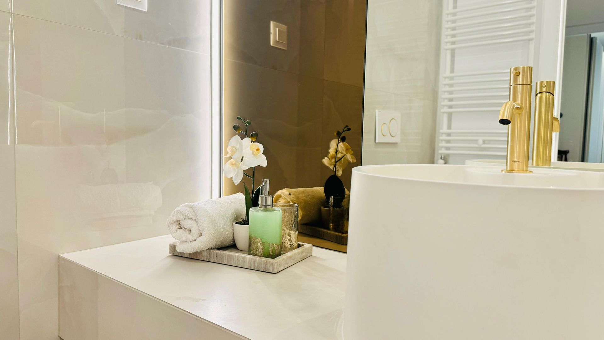 INCHIRIERE DOUA CAMERE MODELUL MARE ZONA PIPERA CORTINA NORTH - Poză 10