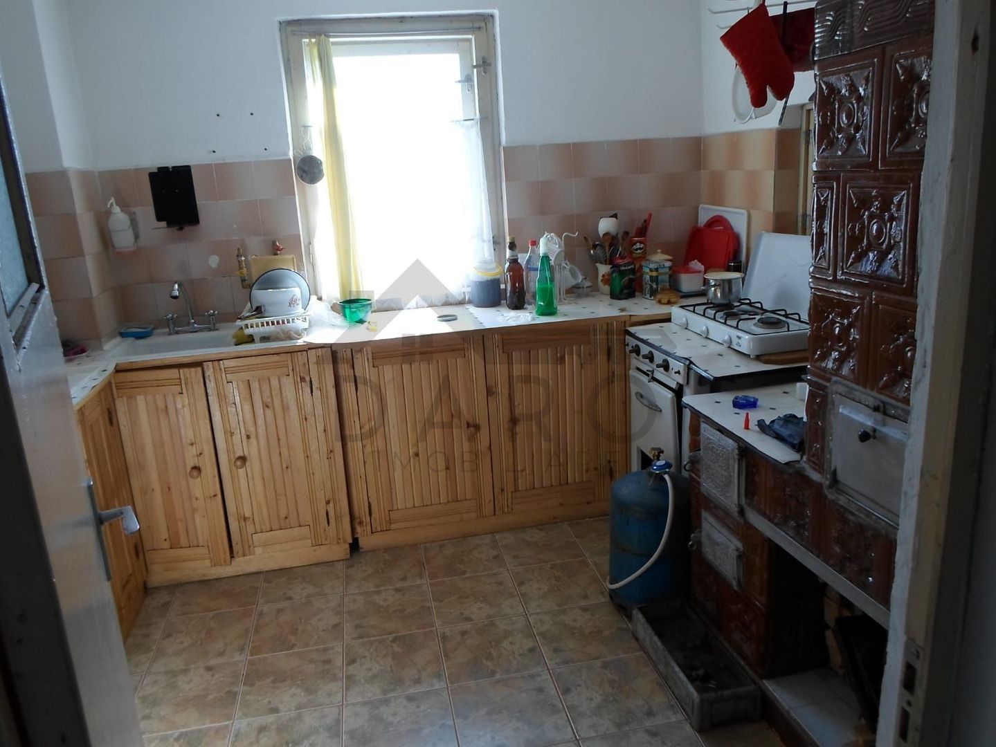 Casă cu etaj , de cărămidă, pe teren de  1680 M2, intabulat și  cu cadastru,la Neagra, jud. Mureș - Poză 7