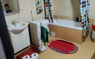 De vînzare casă cu 5 camere, sat Apoș, com. Bârghiș, jud. Sibiu - Poză 8