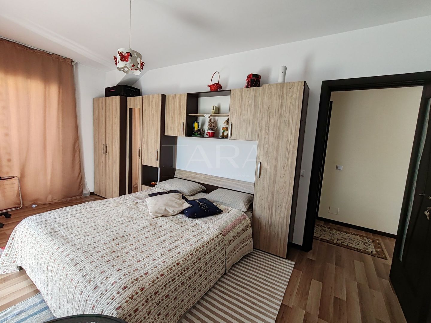 Apartament cu 3 camere, 81 mp, 2 balcoane de 18 mp, zona Panemar. - Poză 5