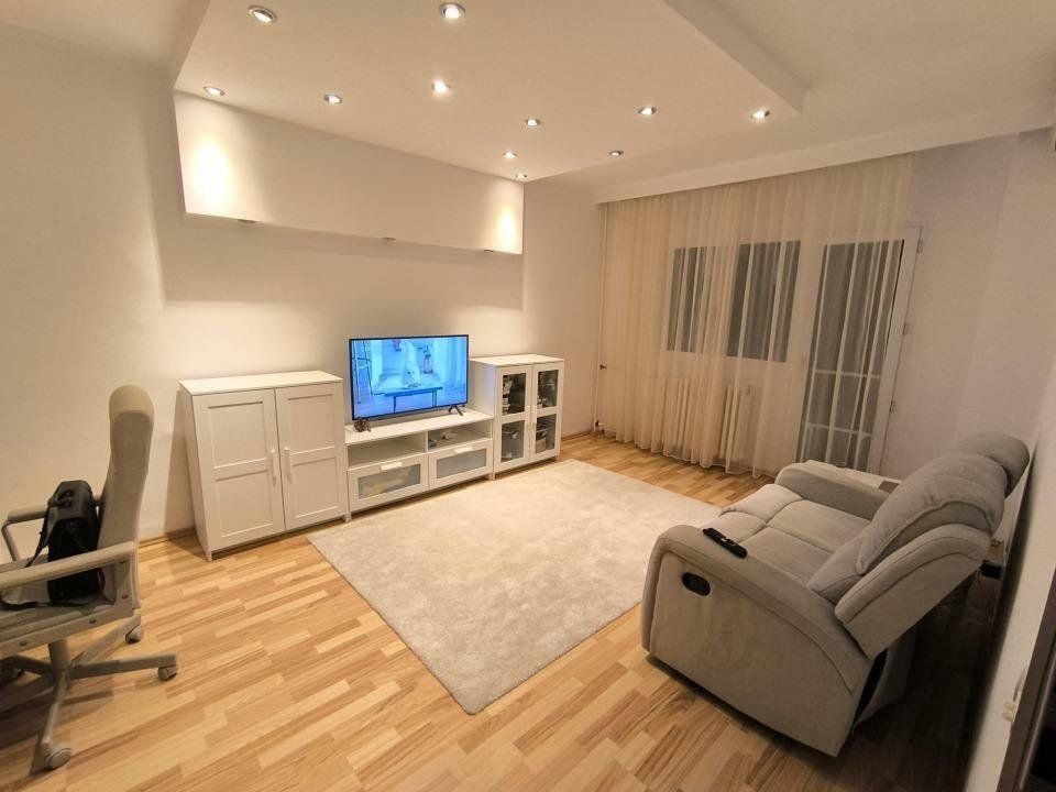 Apartament Luminos, 2 camere, Parcul Tineretului. Parcare. - Poză 2