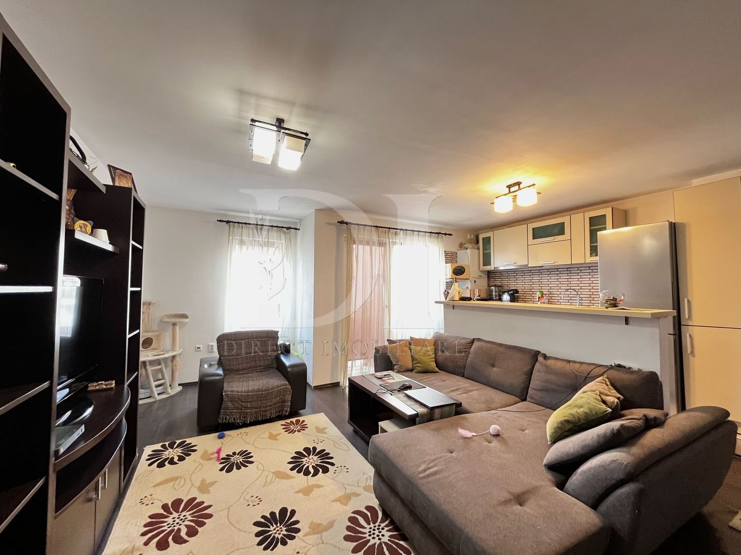 Apartament de 3 camere | de vanzare | Parcare inclusa - Poză 1