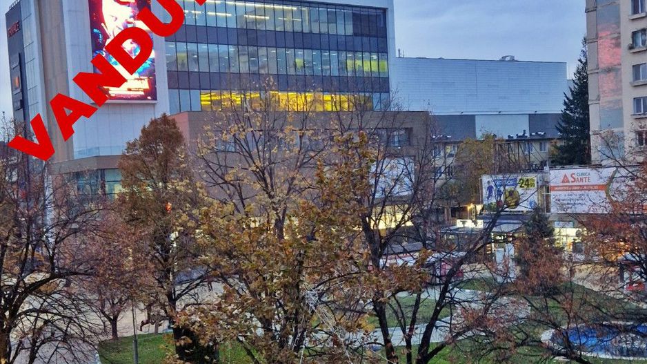 Vanzare apartament Ultracentral, Strada Mare, vedere catre pietonala - Poză 1