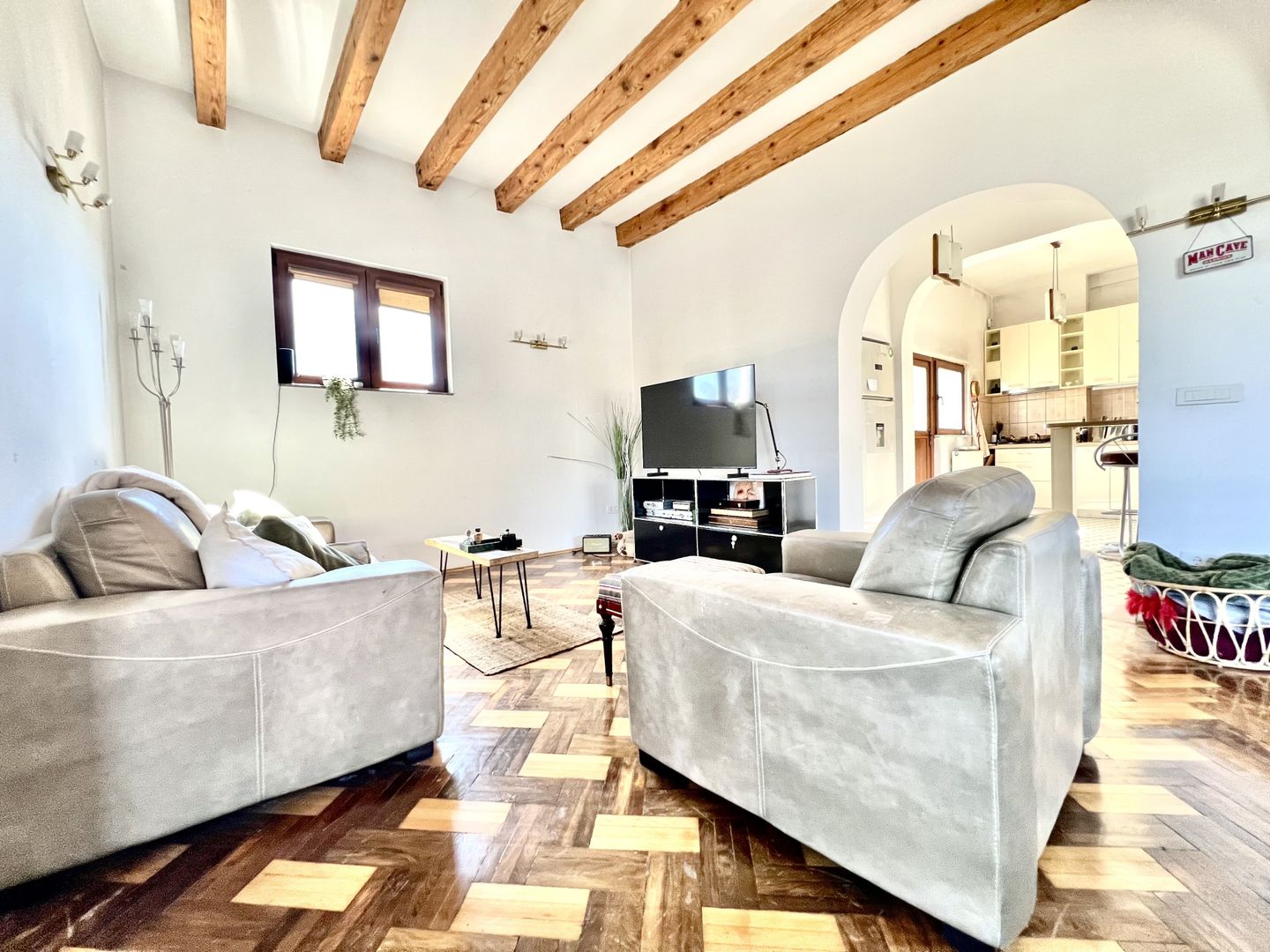 Penthouse de Poveste cu Design Arhaic-Modern și Terasă Panoramică - Poză 23