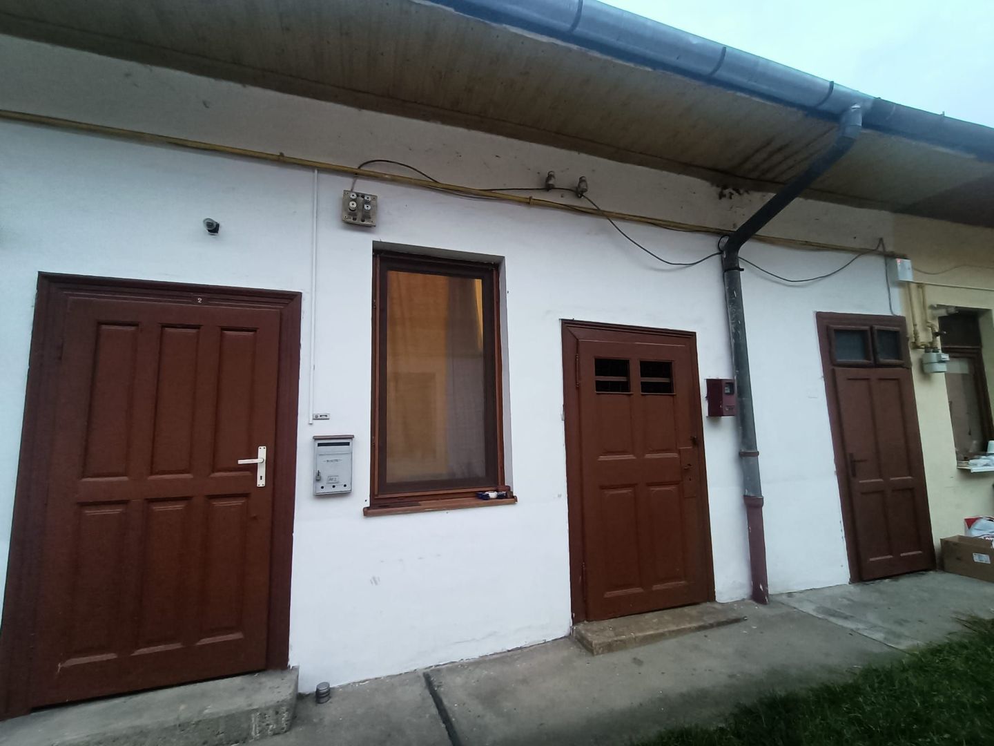 De vanzare! Apartament spatios la curte, zona centrala - Poză 2