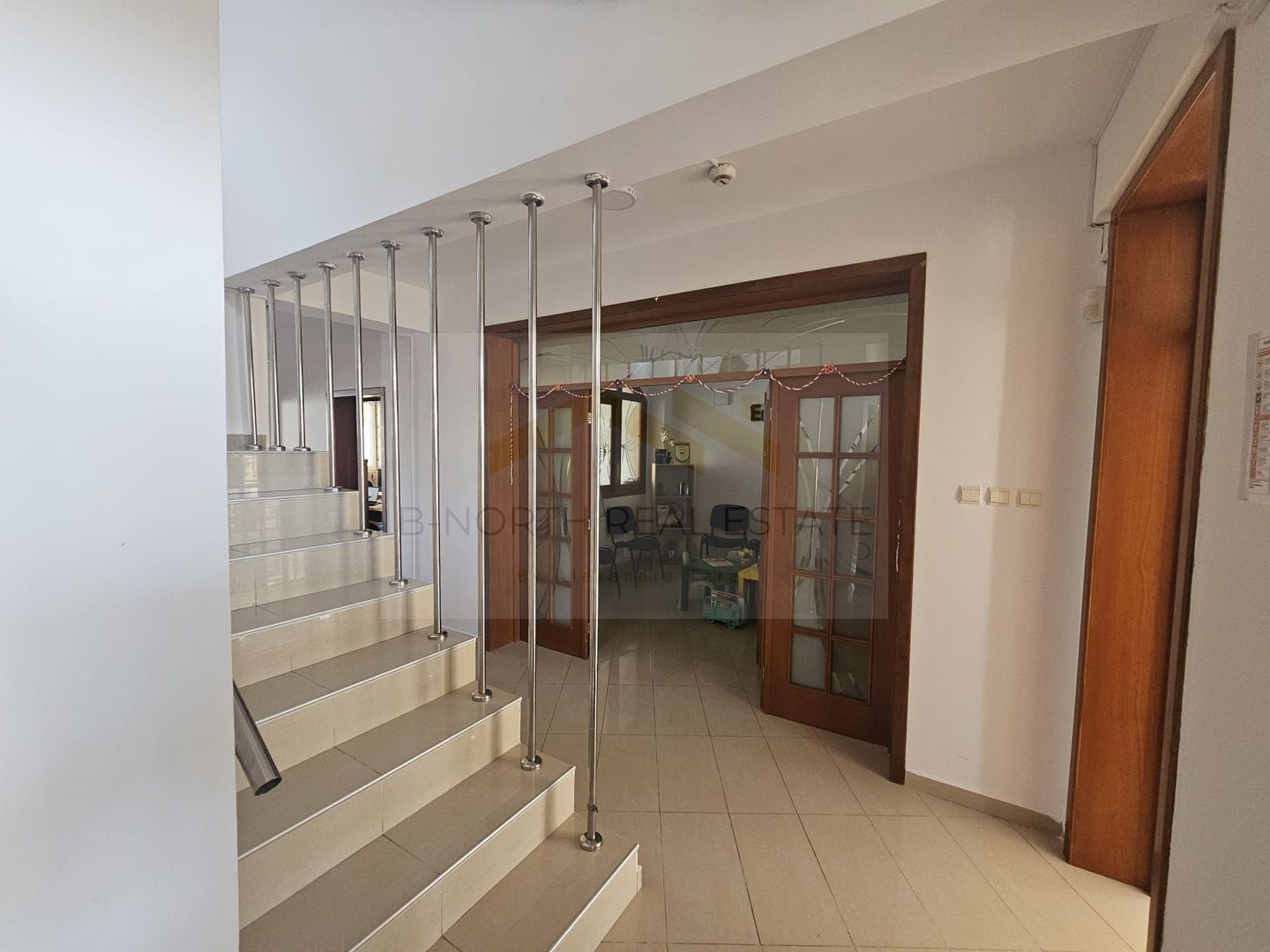 Vilă de închiriat Tineretului – Clădire pentru birouri, activități educaționale - Poză 3