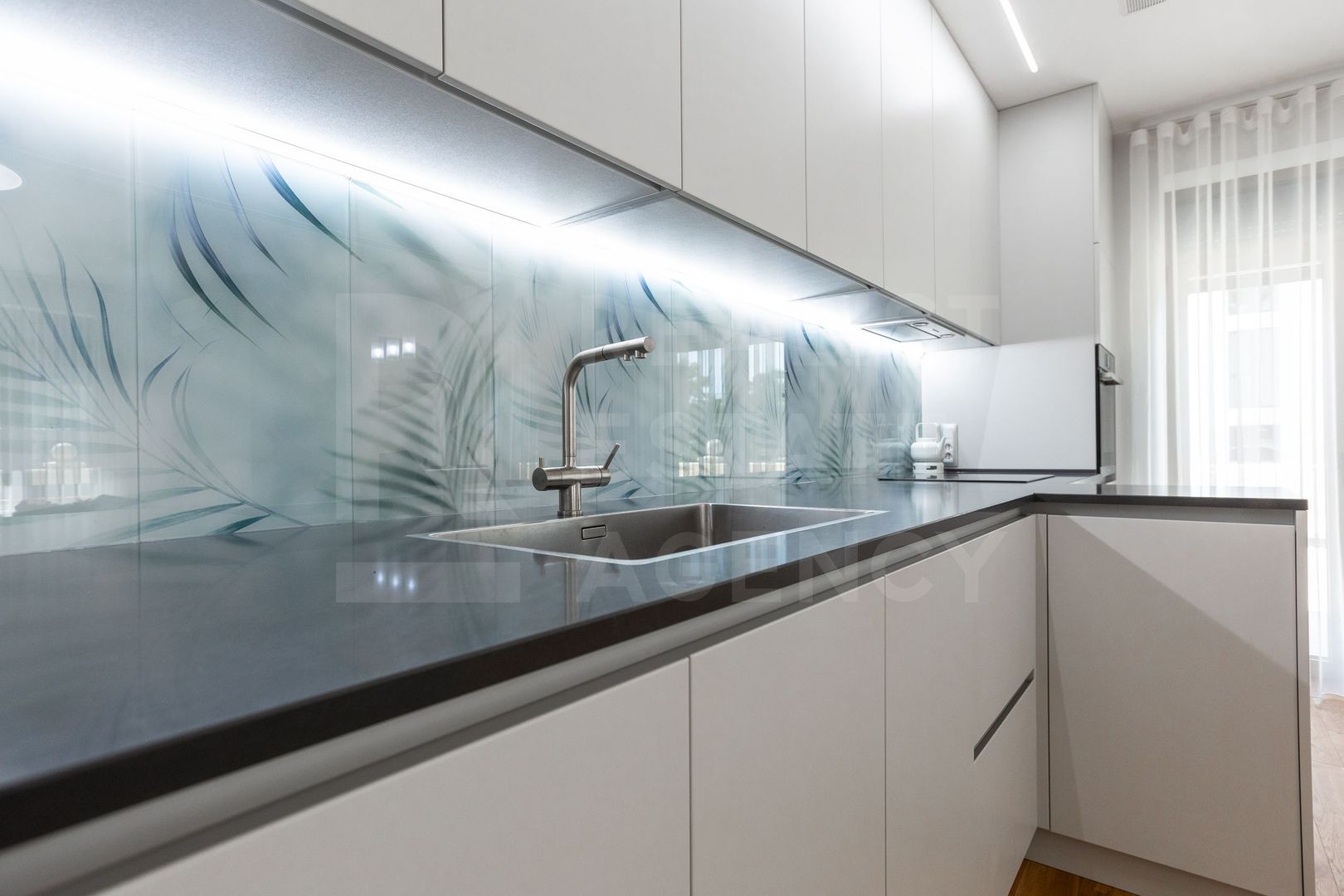 Vânzare, apartament cu 3 odăi și terasă, în Centrul Diplomatic, Perla - Poză 2