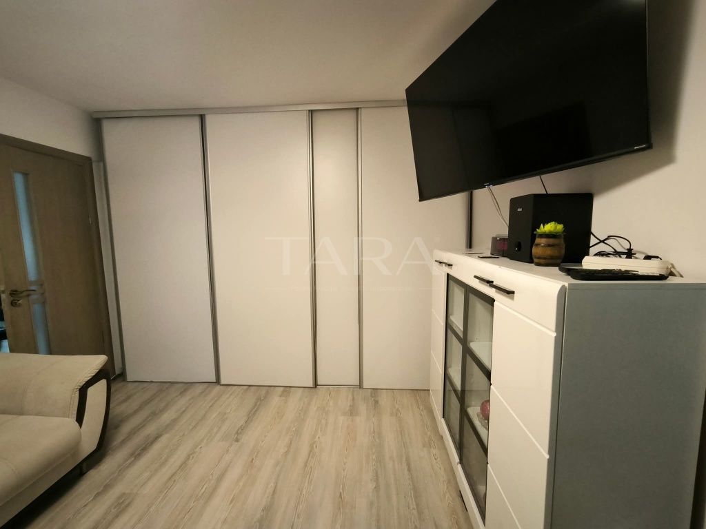 Apartament cu 3 camere, etaj intermediar, parcare inclusă. - Poză 3
