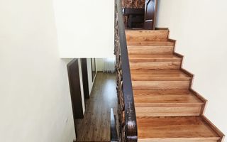 Vilă spațioasă Strejnicu S+P+1E+M, 8 camere, garaj, teren 595 mp - Poză 76