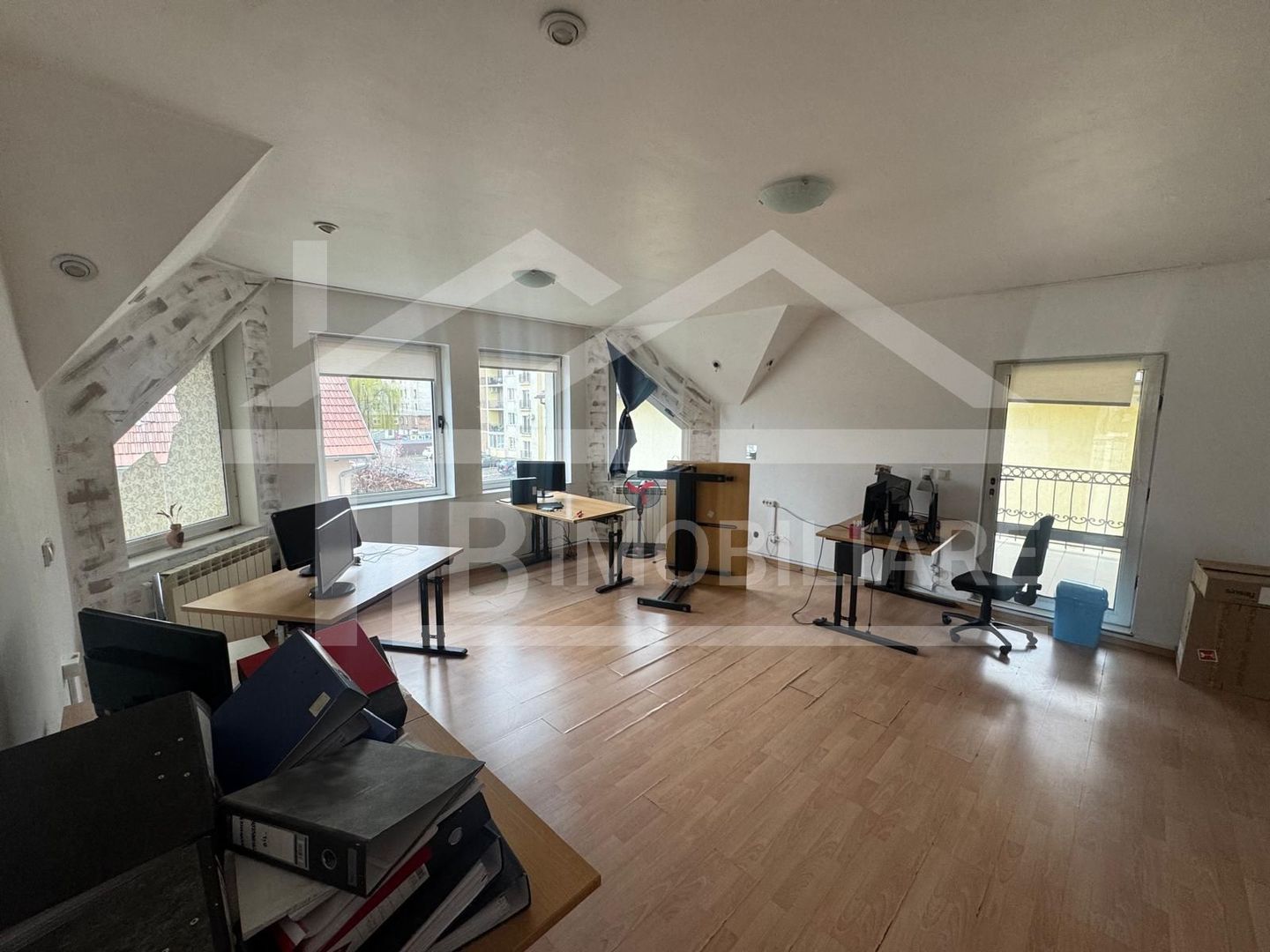 Vila cu 6 camere, 420mp,  teren 720mp, parcari, Zona Shopping City - Poză 7