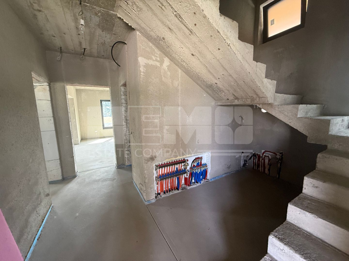 Casă semifinisată în Horodnic de Sus | 203 mp | Teren 1.000 Mp - Poză 6