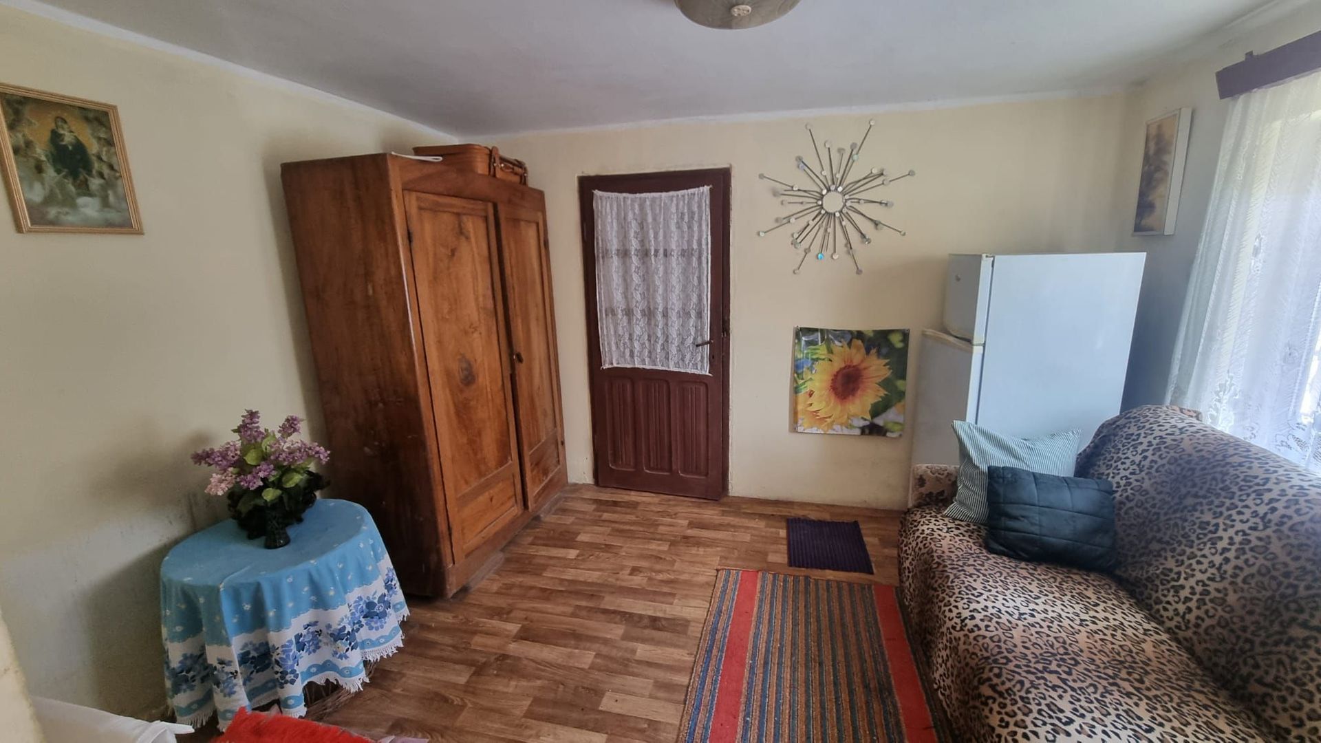 Casa modesta cu teren generos, zona Magura, - Poză 8