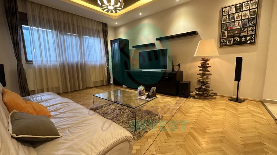 Locuinta BOEMA situata intre PARCUL CAROL SI PIATA UNIRII - Poză 1