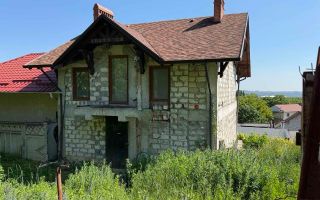 Vânzare , casă 3 camere, amplasat pe strada Spâncenoaia, Centru - Poză 1