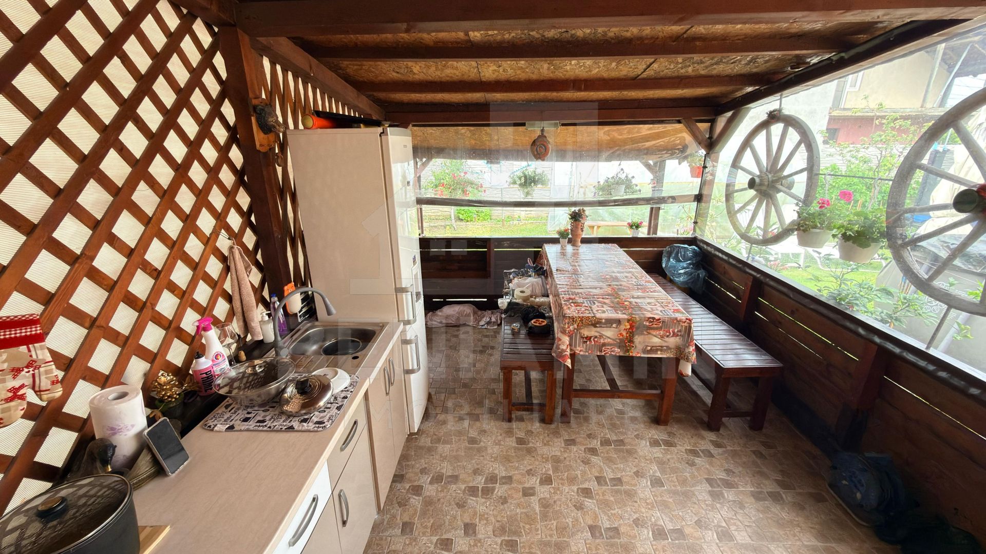 Casa 4 Camere - Curte Mare - Zona Linistita Popoveni - Poză 12