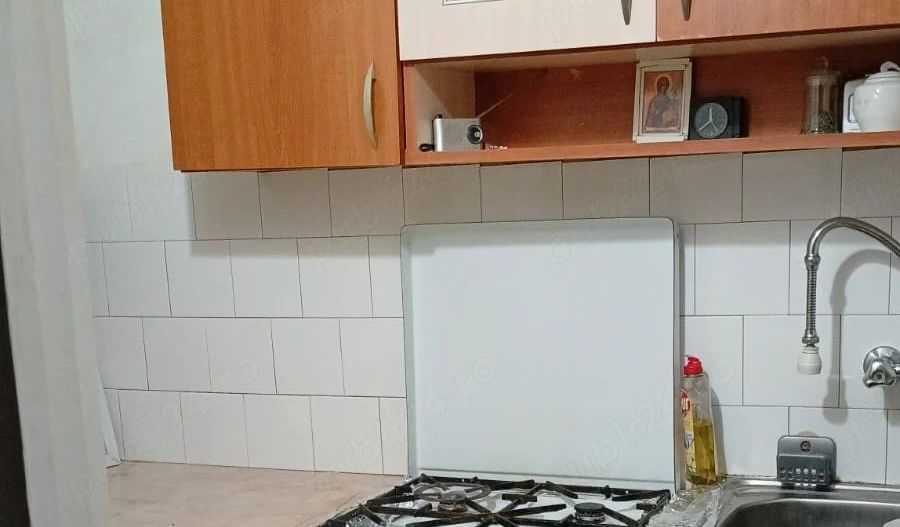 BRASADAS vinde garsoniera la etajul 3/4 pe Ostrovului. - Poză 3