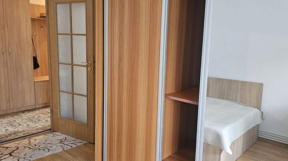 De inchiriat apartament cu 2 camere, etaj 4/4 Piata Centrala, 360 euro - Poză 4