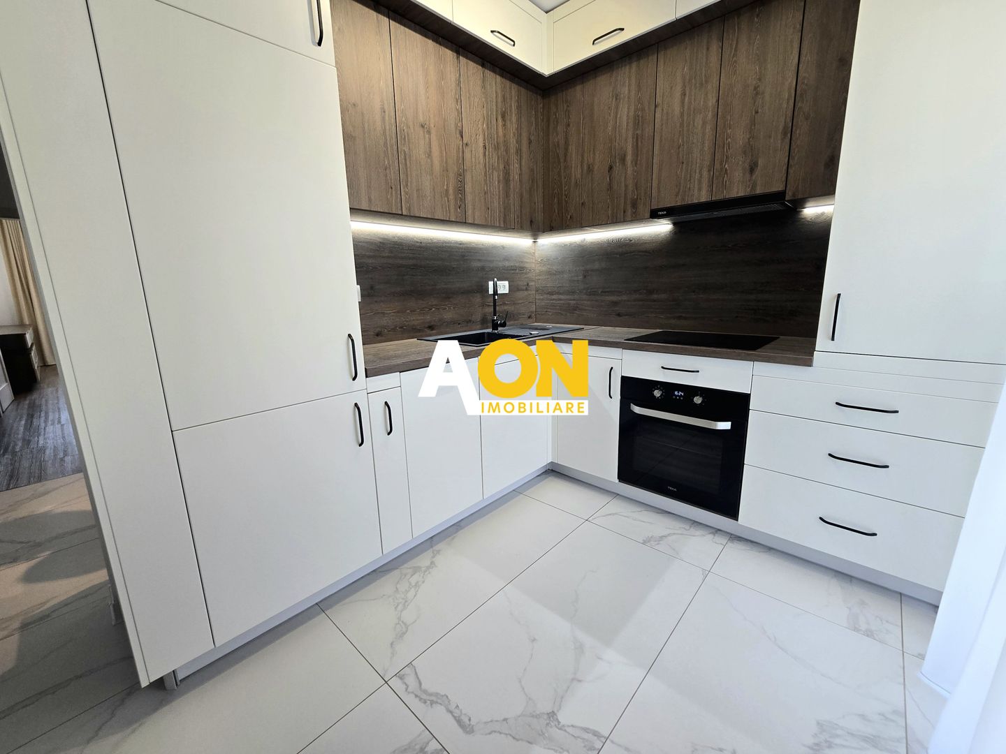 Apartament Superfinisat 3 Camere Zona Centru - Poză 15