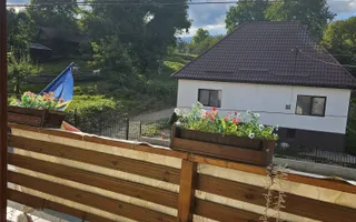 Pensiune 10 camere cu restaurant // teren 900 mp // Moieciu de Jos - Poză 47