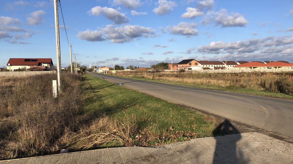 Teren Covaci-770-1540 mp la asfalt - Poză 1