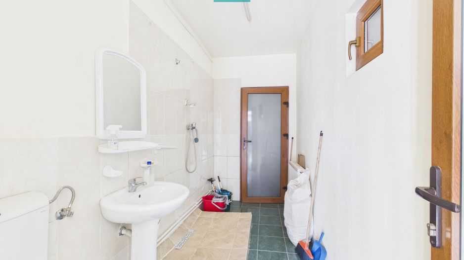 Spațiu central birou/locuință – Str. Primăriei - Poză 14