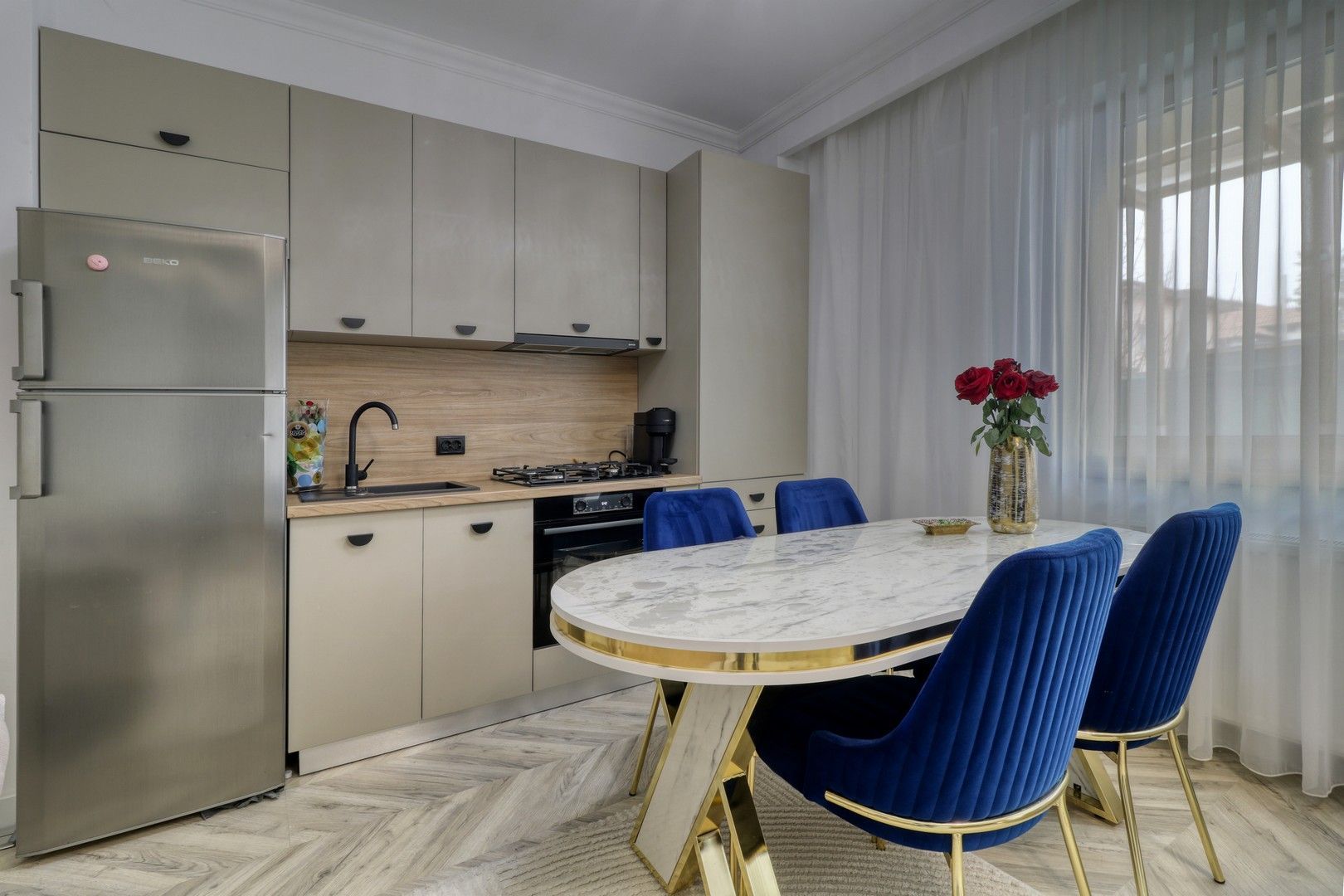 Parc Bazilescu-  4 camere + curte mare-  comision 0% - Poză 2