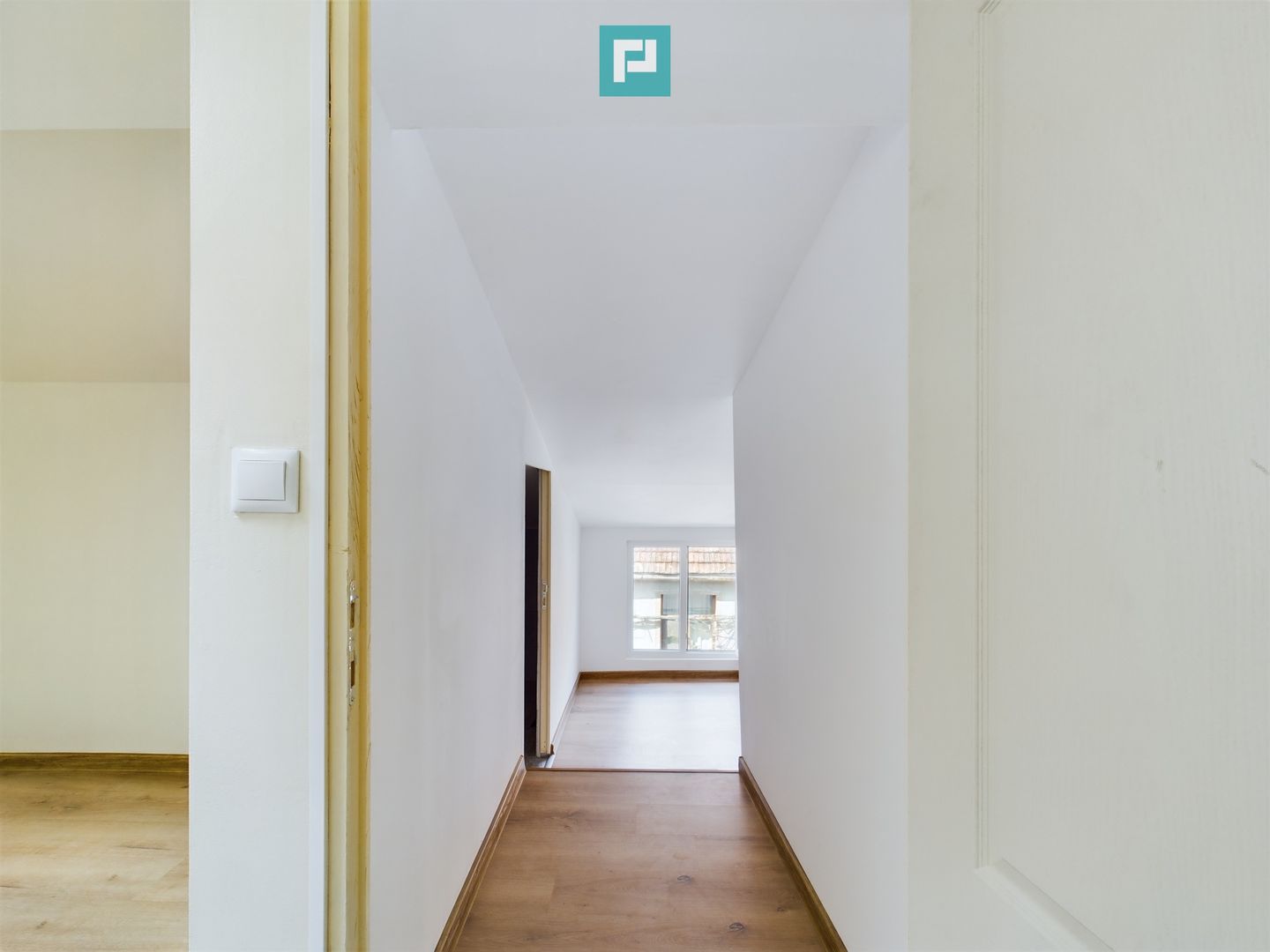 Casă cu 4 camere renovată complet în zona Gării de Nord - Poză 14